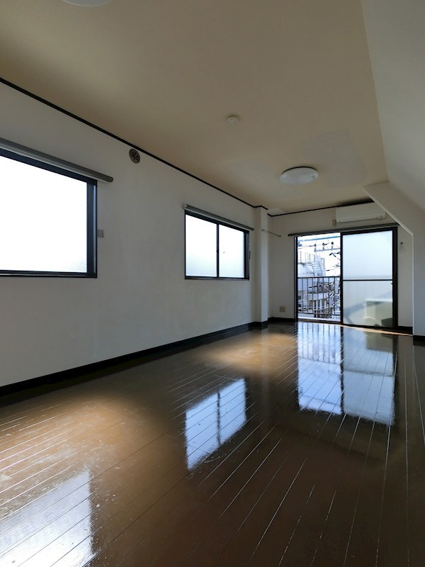 ＴＩビルディング リビング