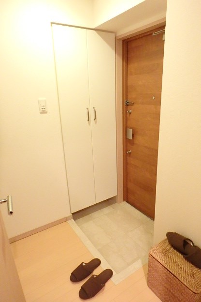 ガクエンヒルズ北千住 玄関