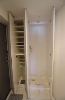 リファイズ綾瀬 玄関