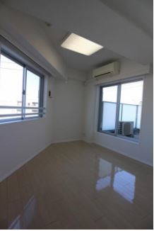 リファイズ綾瀬 リビング