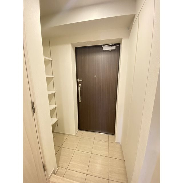 コンフォリア・リヴ千住 玄関