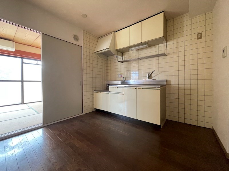 ロワイヤル東井堀12 リビング