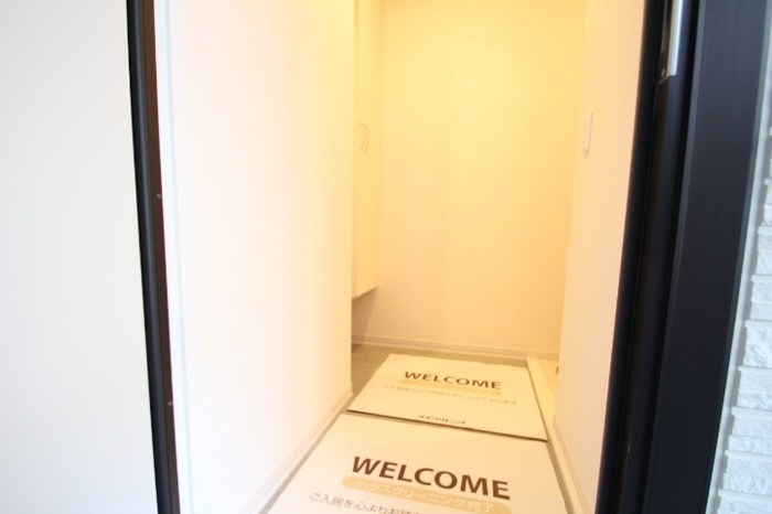 アルビネス東十条  玄関