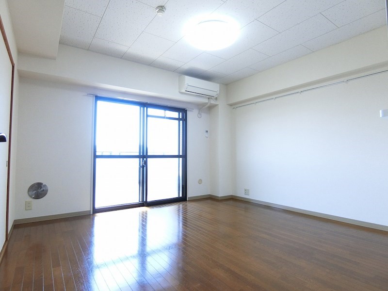 関寅ビル第２ リビング