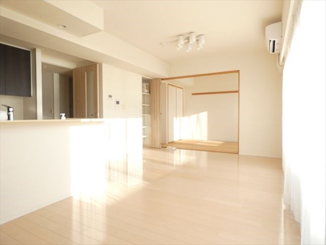 イニシアフォレスト町屋  リビング