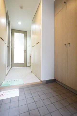 千駄木リリエンハイム 玄関