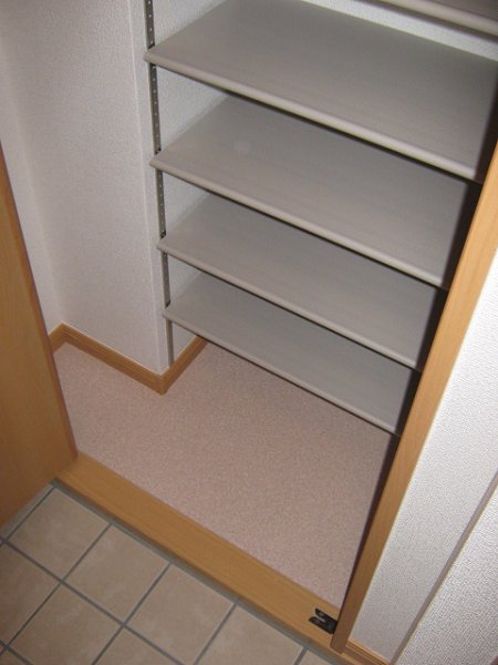 セカンドステージ 玄関