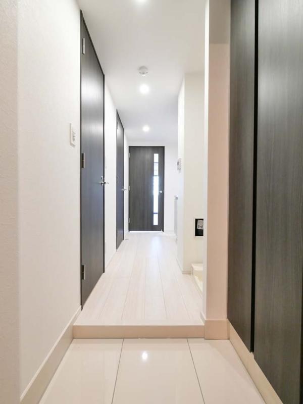 マインド梅島 玄関