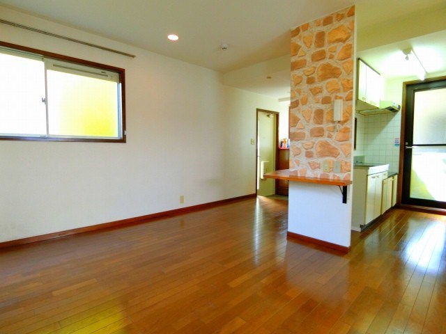 ルノンハラダ リビング