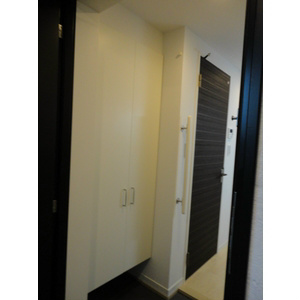 HOUSE PLUS ONE  玄関