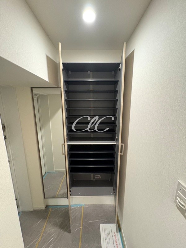 第２荒井プレイス 玄関