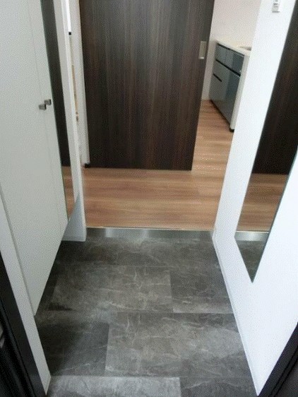 ZOOM北千住  玄関