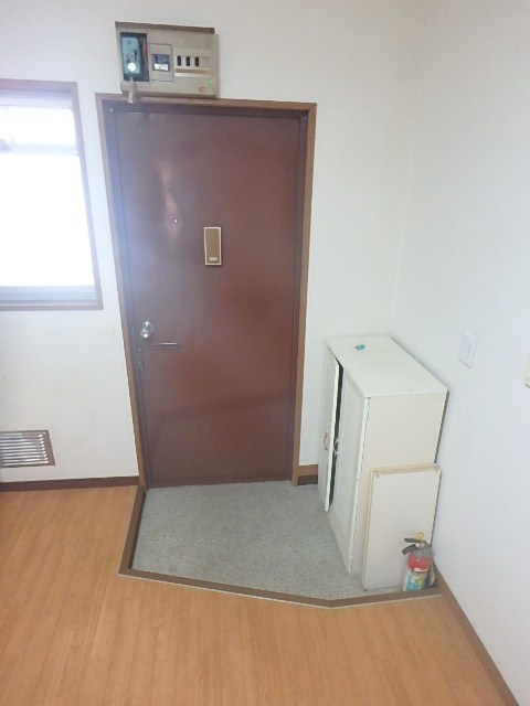 中村マンション 玄関