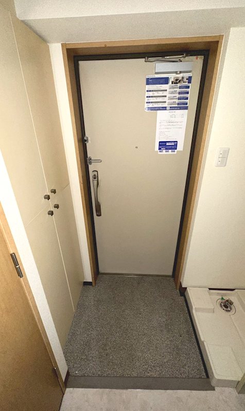 レジディア行徳 玄関