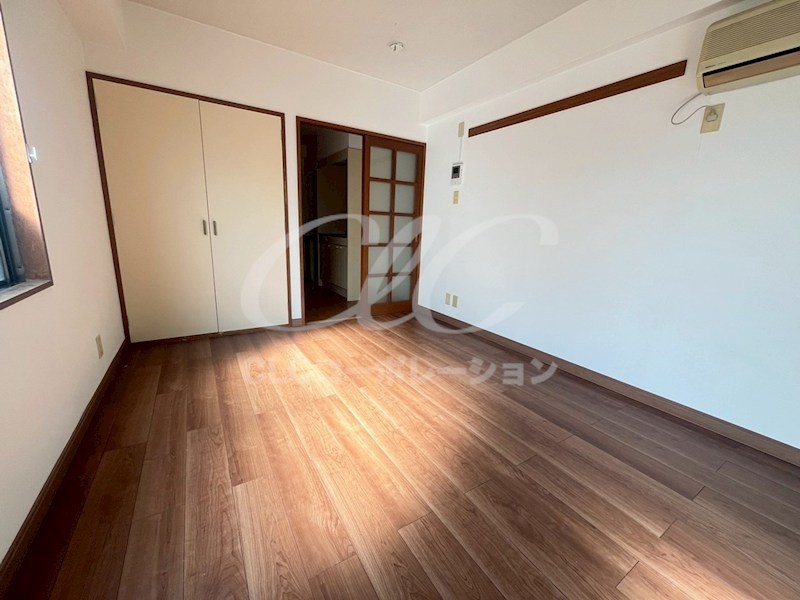 柘植ビル リビング