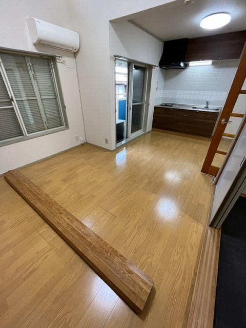 コーポラスロイヤル リビング