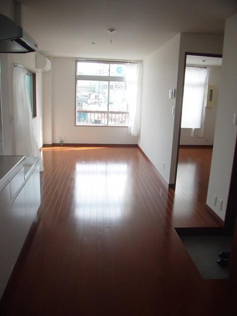 王子スクエアービル リビング