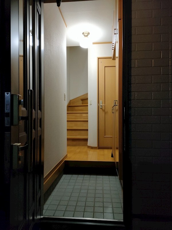 津田沼戸建 玄関