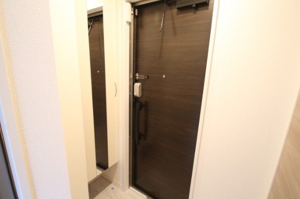 アヴァンス東日暮里 玄関