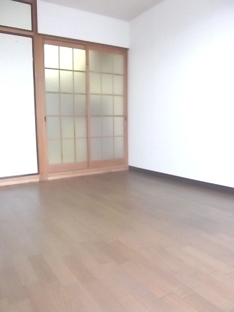 小林ビル リビング