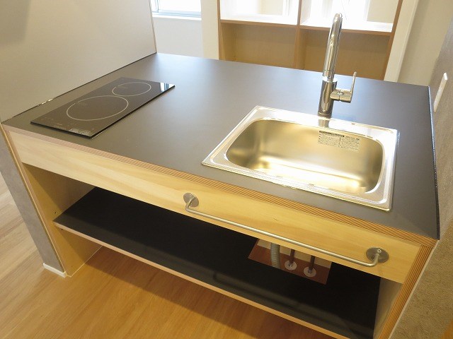 OWN APARTMENT 一之江 キッチン