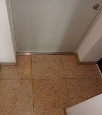 リヴシティ王子  玄関