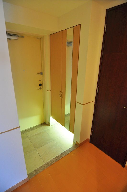 ロイヤルパークスシーサー 玄関