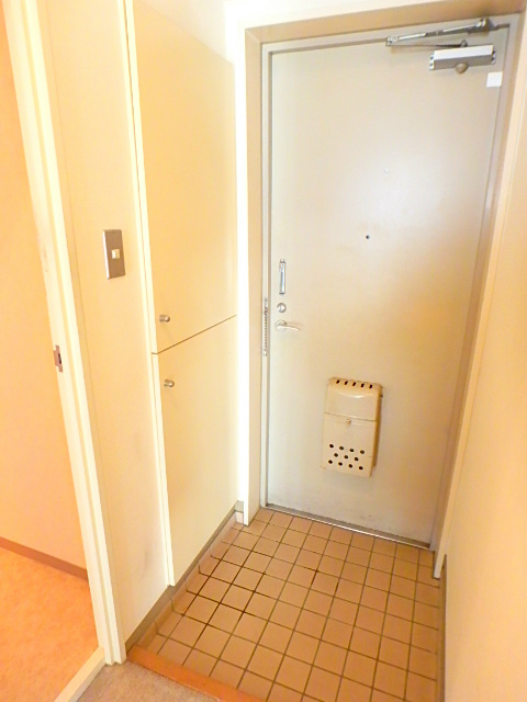 エステージワコー 玄関