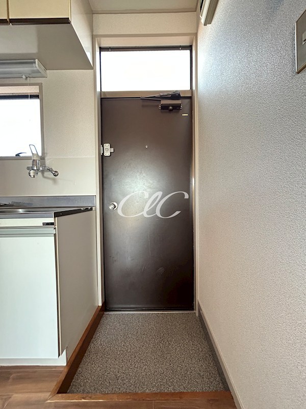 リトルハイツ 玄関