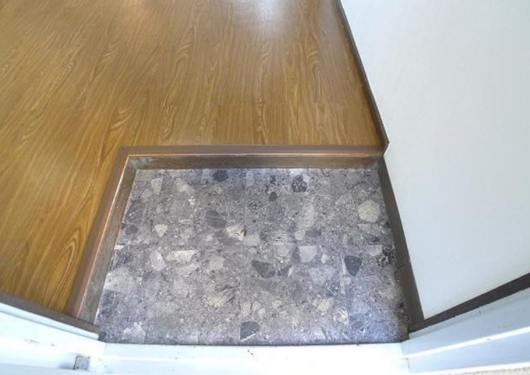 サンハイツ 玄関