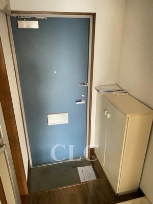 ロイヤルハイム上野  玄関