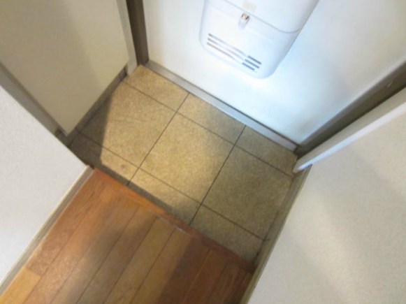 第三谷中コーポ 玄関