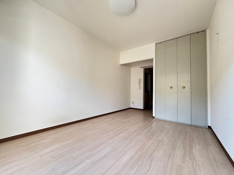 秋本ビルディング ベッドルーム