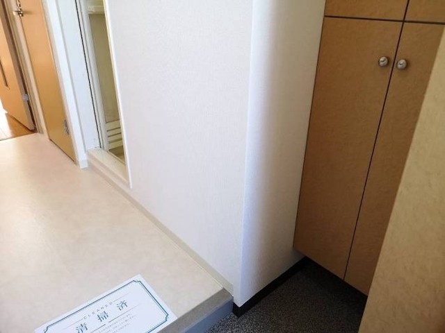 クオーレプロバンス南行徳Ⅱ 玄関