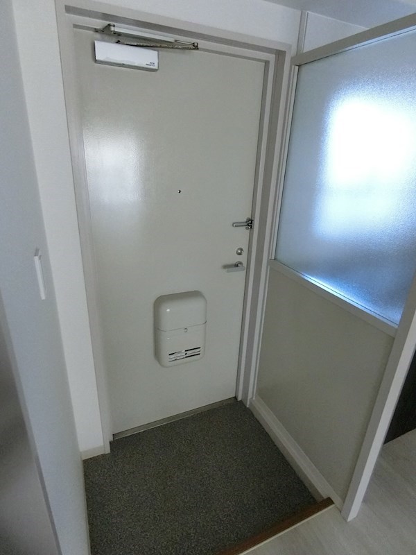 リバーシティー１ 玄関