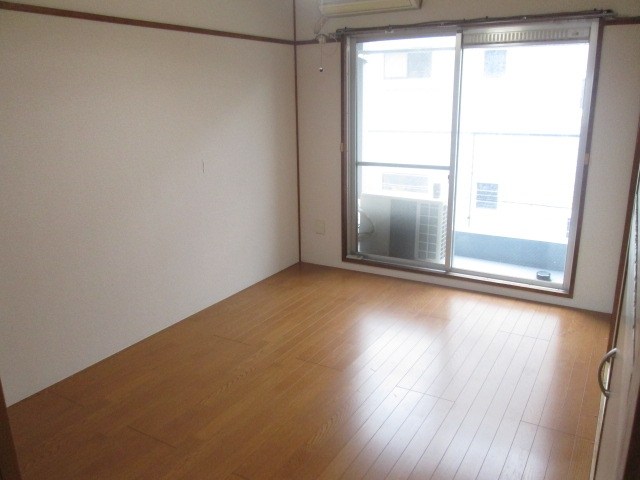 三村ビル ベッドルーム