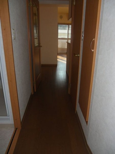 フェイムイッサ 玄関