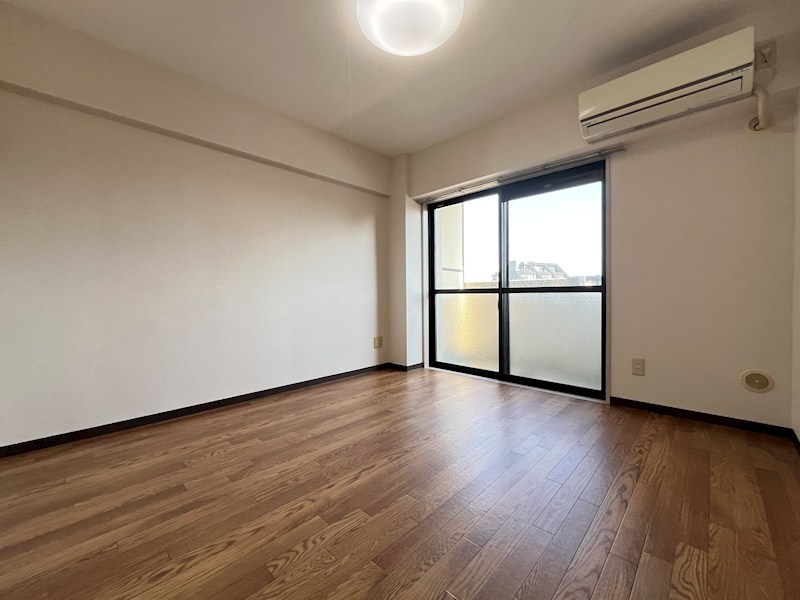 第8頼長ビル リビング