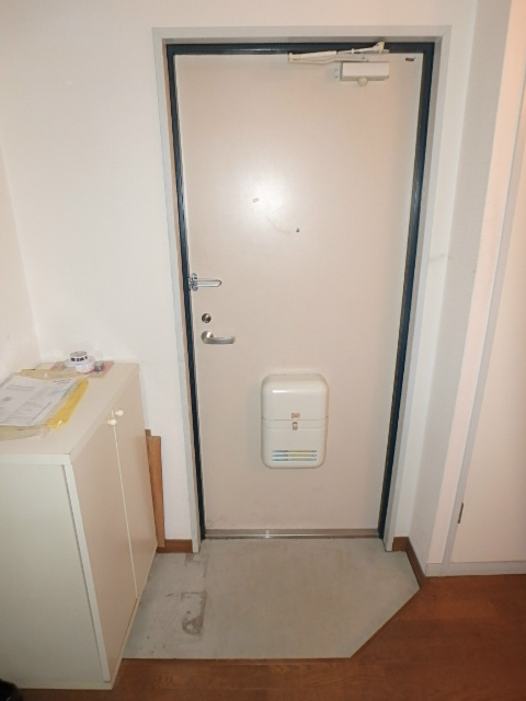 若井ビル  玄関