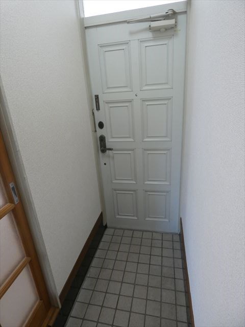 メゾンドイリス 玄関