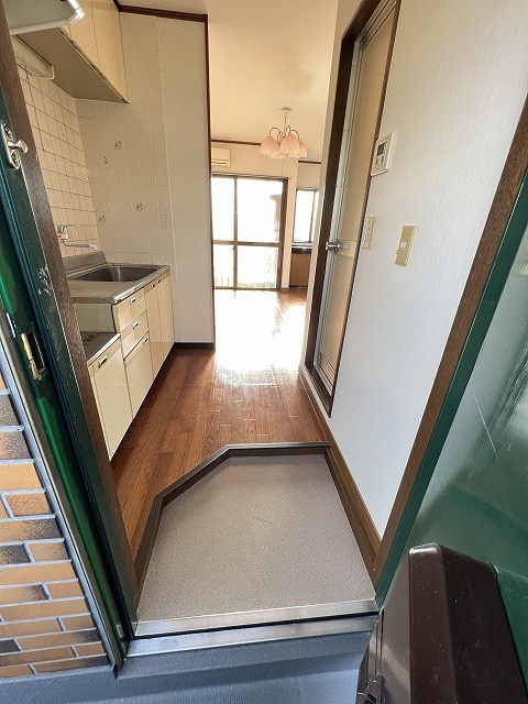 メゾンセピアンローズ 玄関