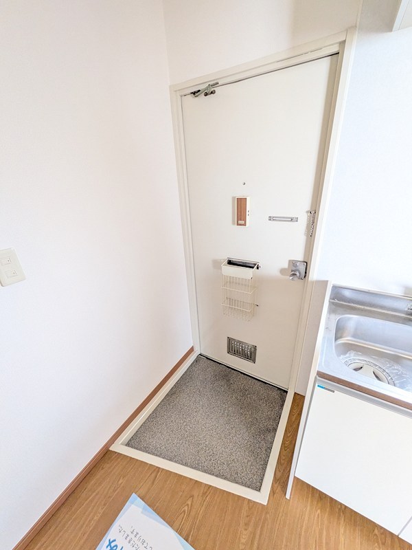 西野ハイツ 玄関