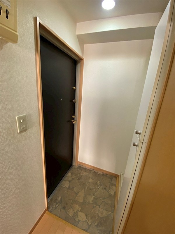 レイ・ローズビル 玄関