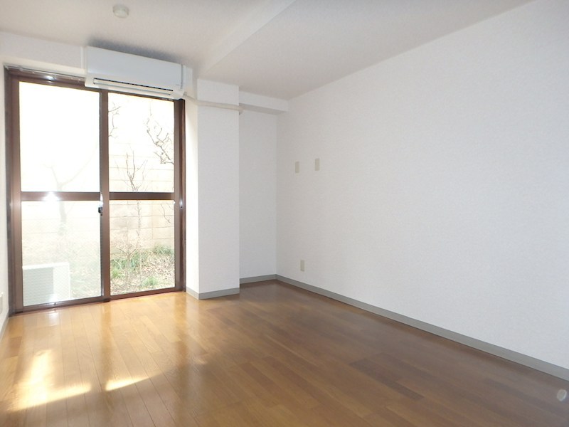 エスポワールＴＳＵＲＵＧＩ リビング