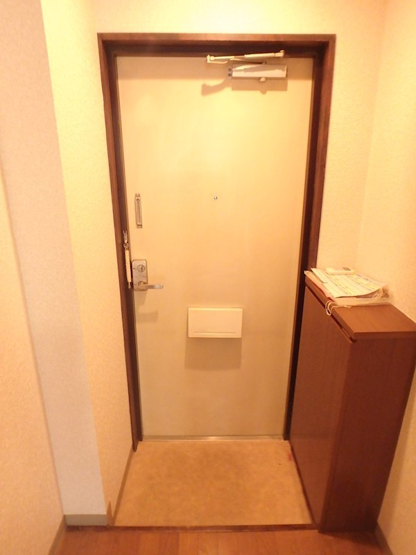 エスポワールＴＳＵＲＵＧＩ 玄関