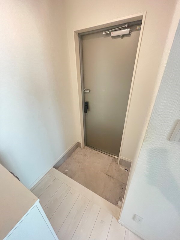 フローラ平井 玄関