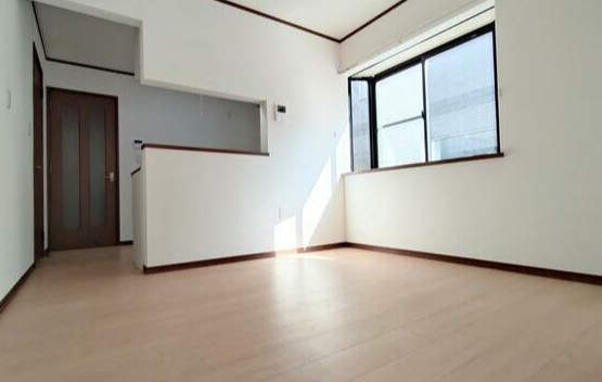 中央2丁目貸家 リビング