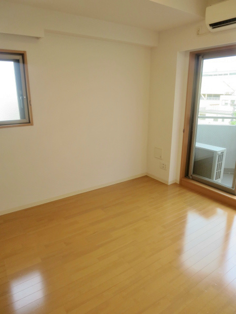 ＳＫガーデン亀戸 リビング