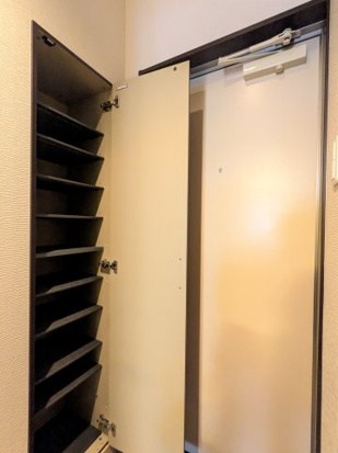 ブランノワール 玄関