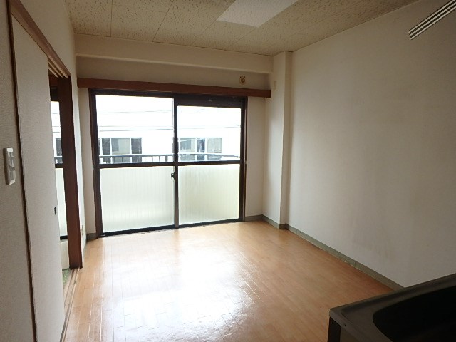 佐藤ビル  リビング